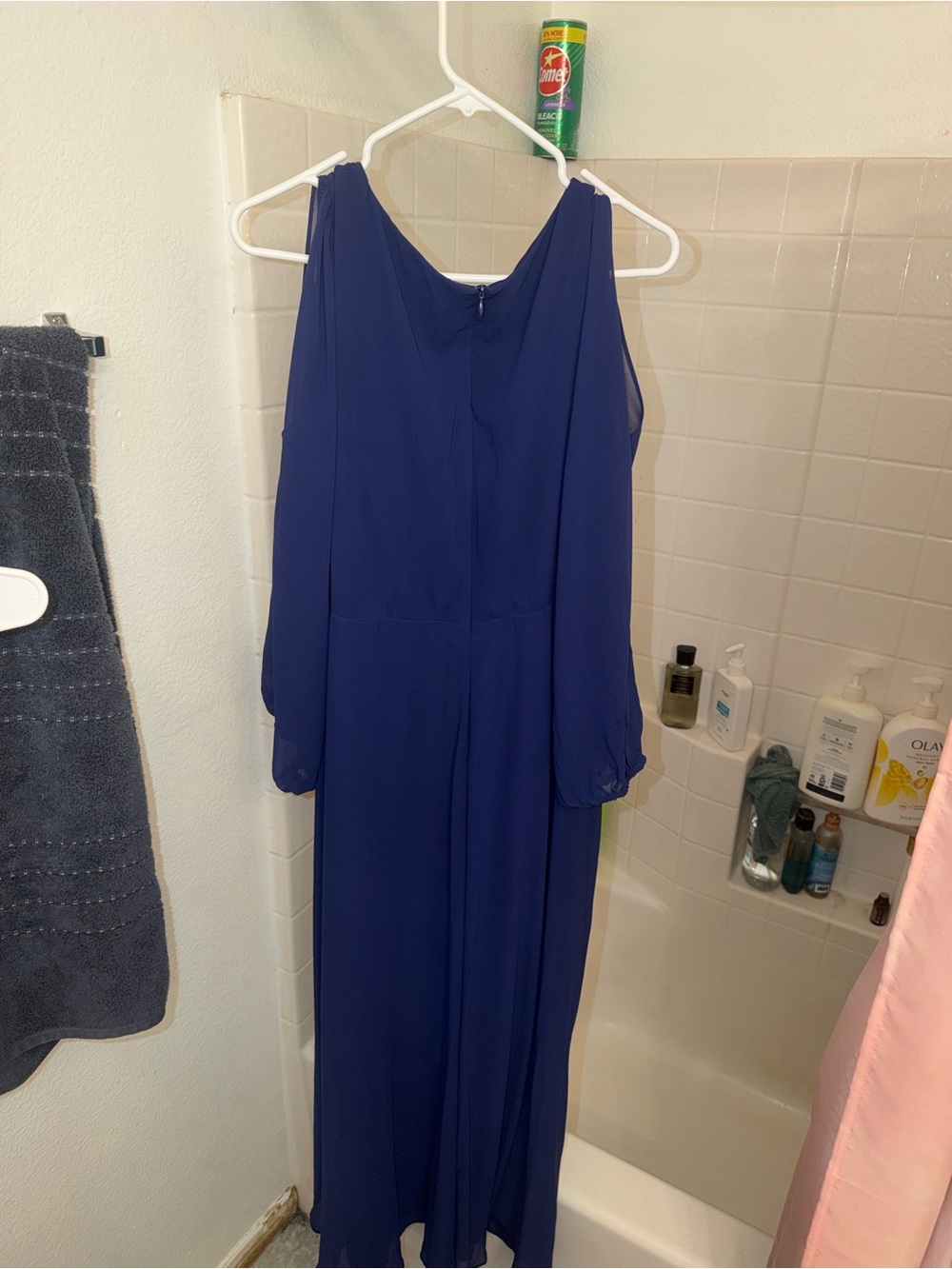 Plus Size Navy V-Neck Evening Gown with Embellished Waist - Picture 4 of 4